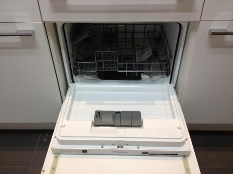 Tiny Electrolux dishwasher for 12 couverts, or place settings. Not worth it perhaps but dang cute.